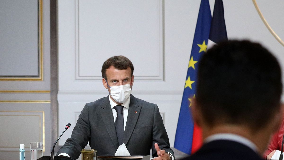 Francie zavádí povinné očkování pro zdravotníky, oznámil Macron